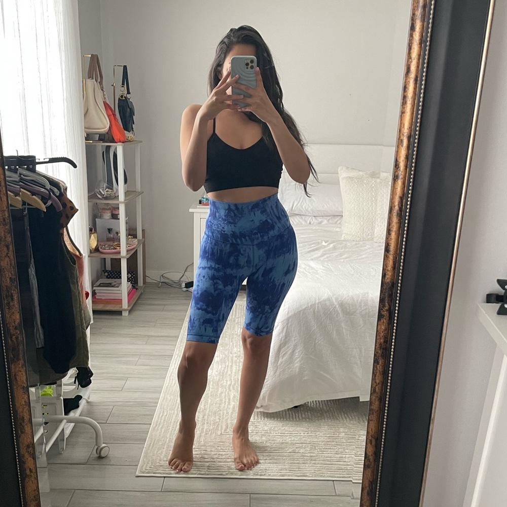 Lululemon Blue Tie-Dye High-Rise Biker Shorts | Size 2 - Picture 2 of 6